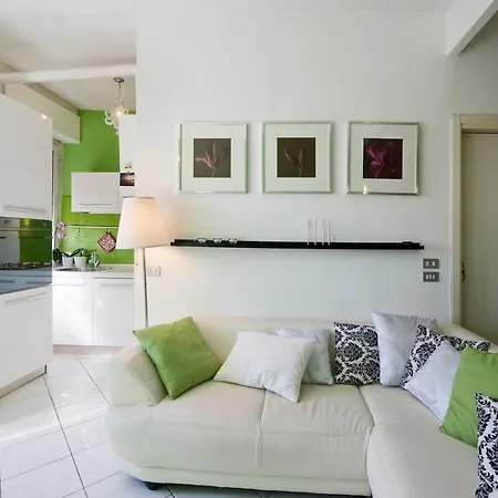 Stunning 1-bed In Lägenhet Milano